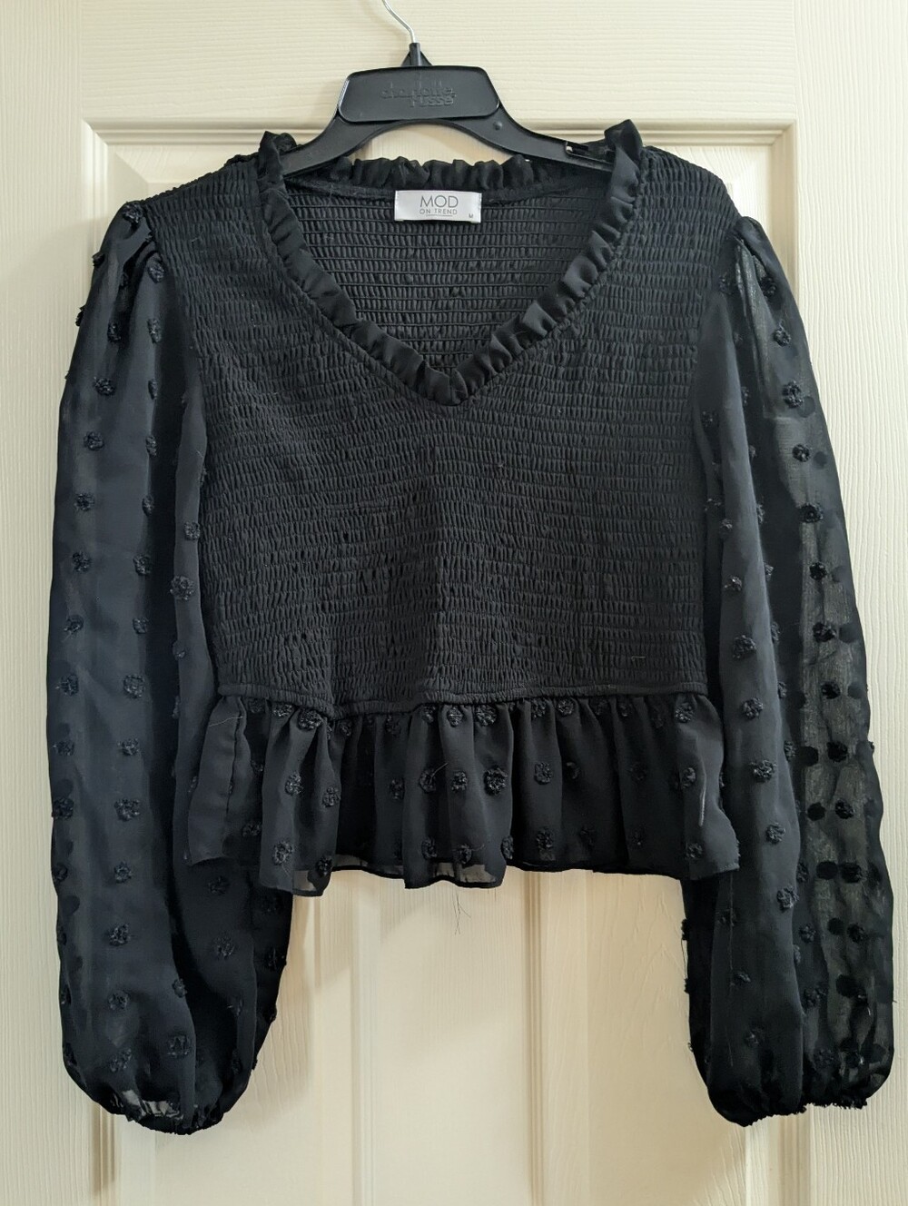 Mod On Trend Black Top | Size M